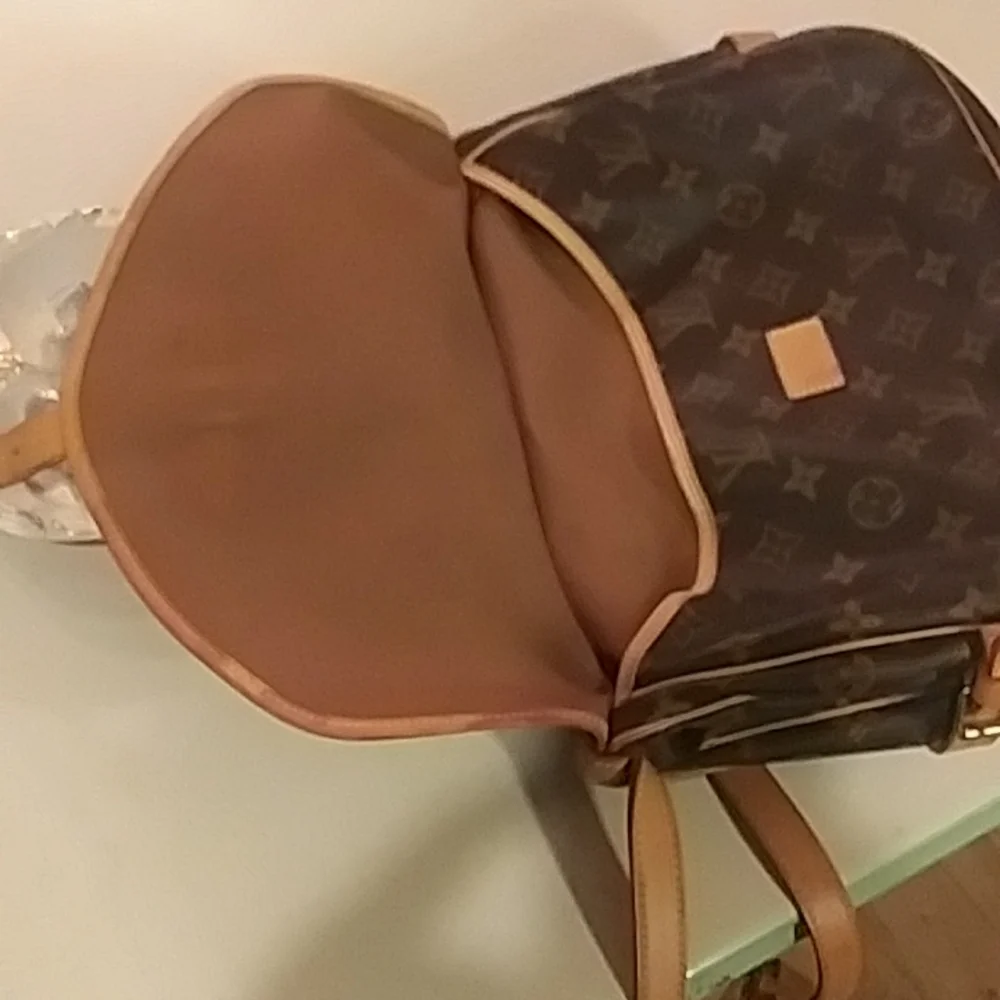 Authentic louis vuitton bag - Picture 9 of 16